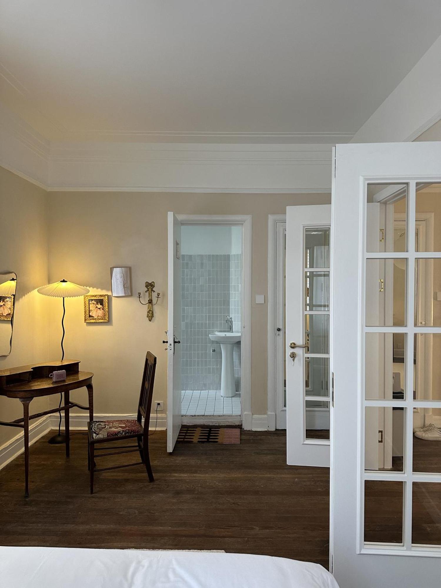 Hills& Art 15 - Near Line 1 & 7 Changshu Road Metro Apartment *